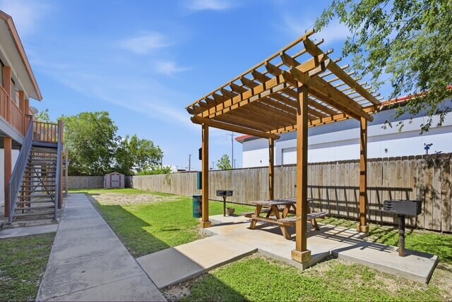 Building Photo - 430 Kendalia Ave