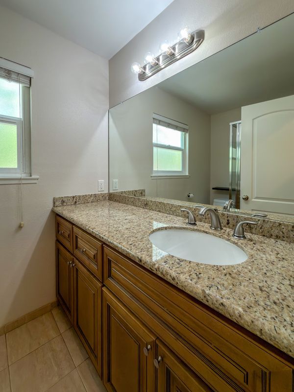 Building Photo - 5445 Sunvalley Ct