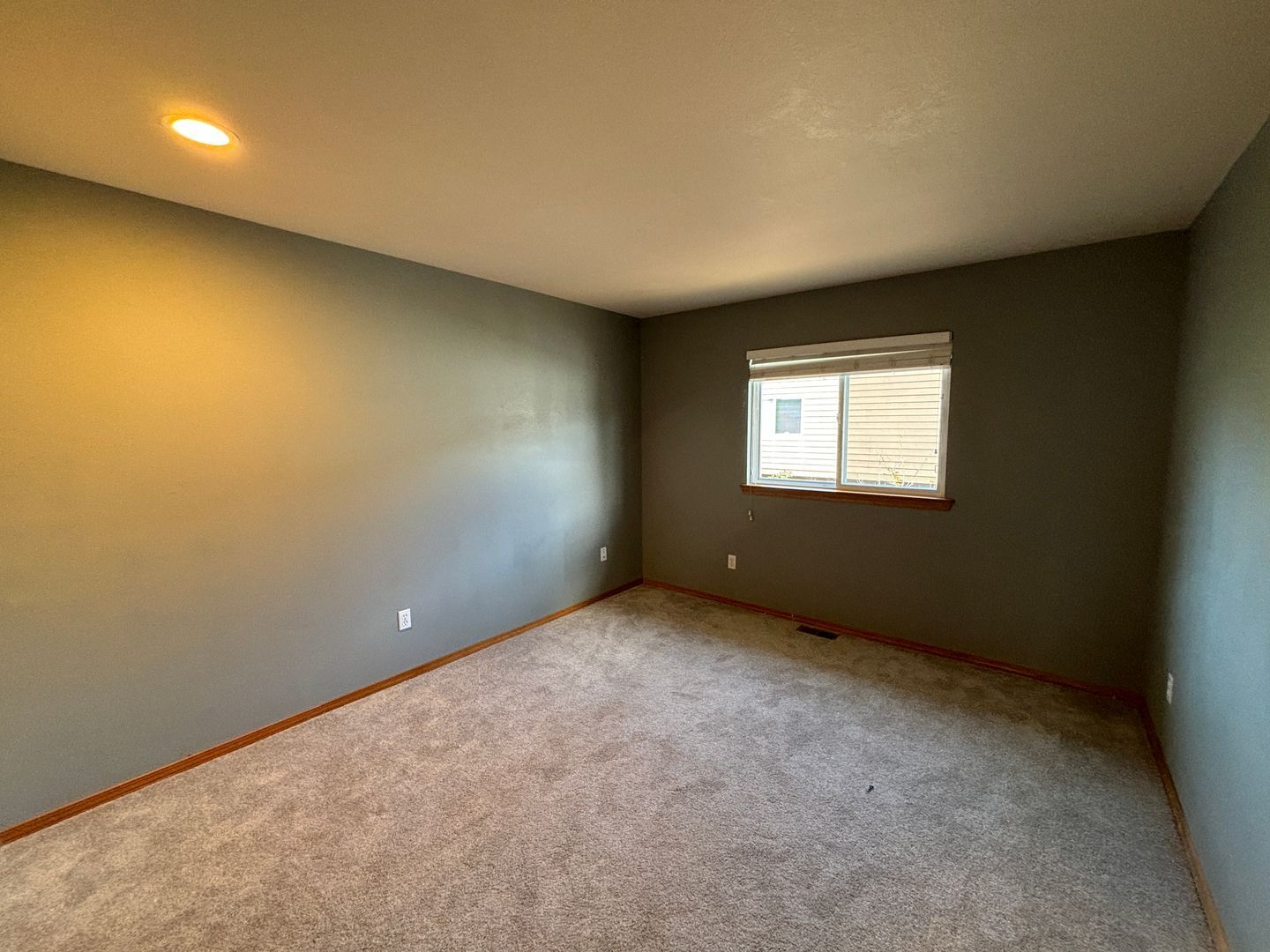 Building Photo - Spacious 4-Bedroom Family Home in Creeksid...