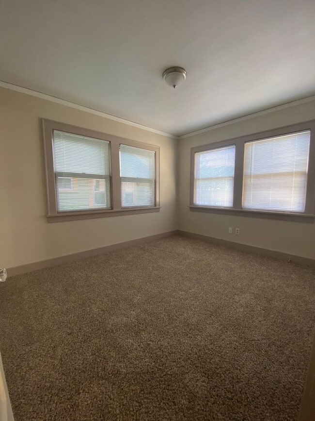 Building Photo - Charming Mt. Tabor Home with Loft & Basement Bonus Space!