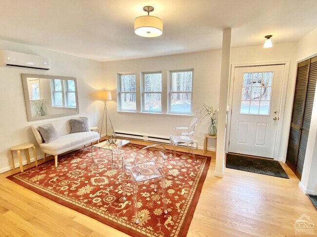 Building Photo - 62 Mahican Manor