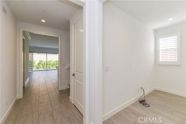 Building Photo - 58 Belfast