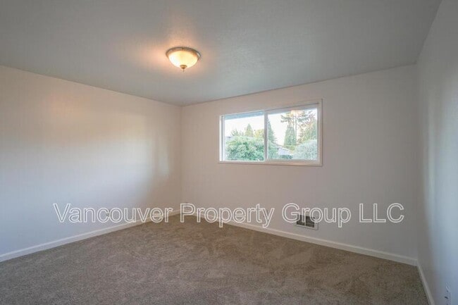 Building Photo - 14116 NE 82nd St