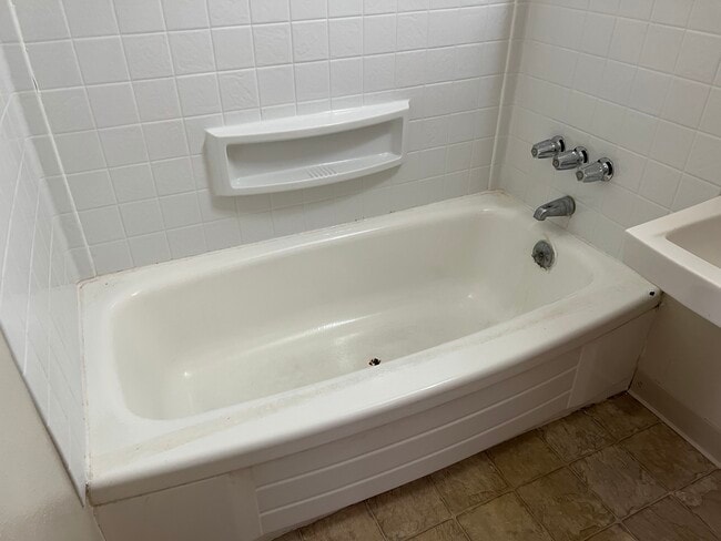 Building Photo - 379-312 12th St