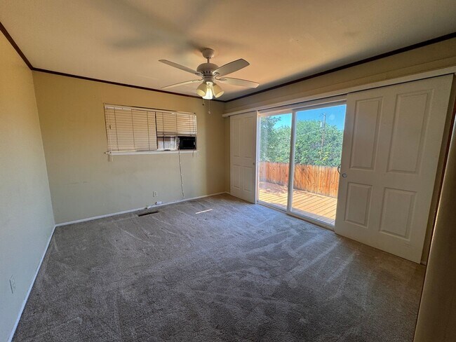 Building Photo - 3 Bedroom 2 bathroom Home for Rent -Lesley Reilly Property