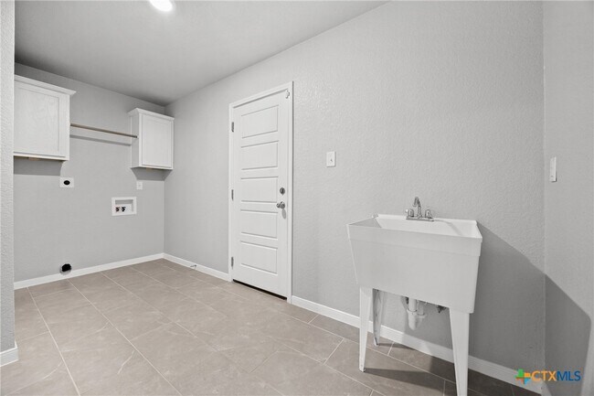 Building Photo - 1553 Justice Dr