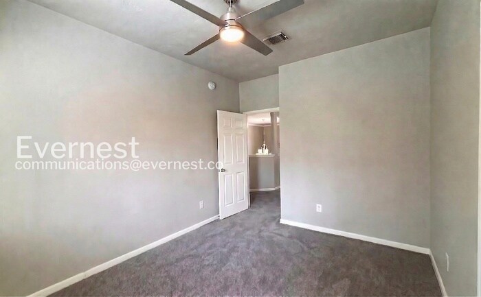 Building Photo - 6411 Sparrows Glen Ln