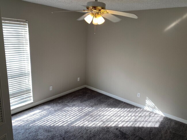 Building Photo - Serravella - 285-202