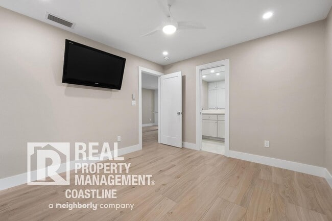 Building Photo - Luxurious Fully Renovated 2 Bed/2Bath Condo