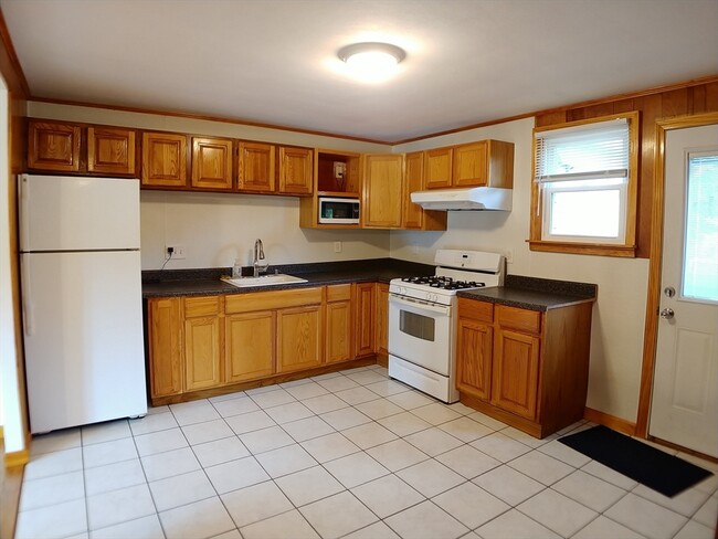 Building Photo - 45 Kinglet Dr