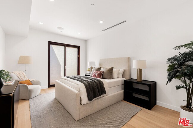 Building Photo - 3116 Elvido Dr