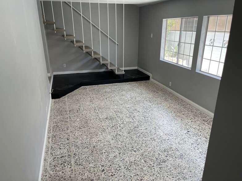 Living room - 15013 Hartsook St