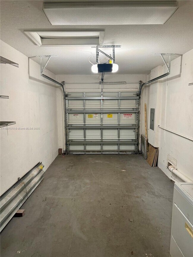 Building Photo - 9087 Chambers St