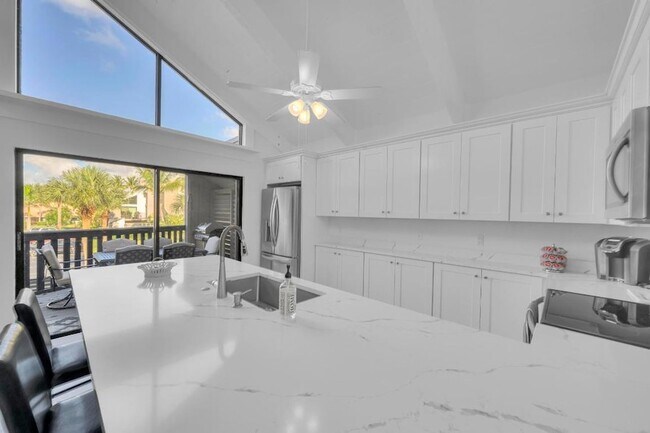 Building Photo - 1605 S US HIGHWAY 1