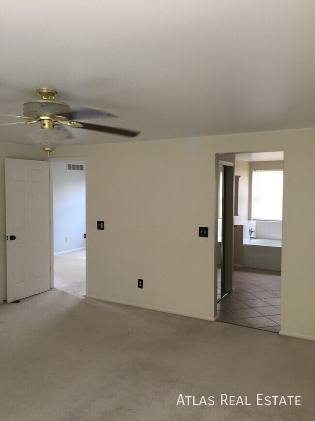 Building Photo - 8876 Red Bush Trail