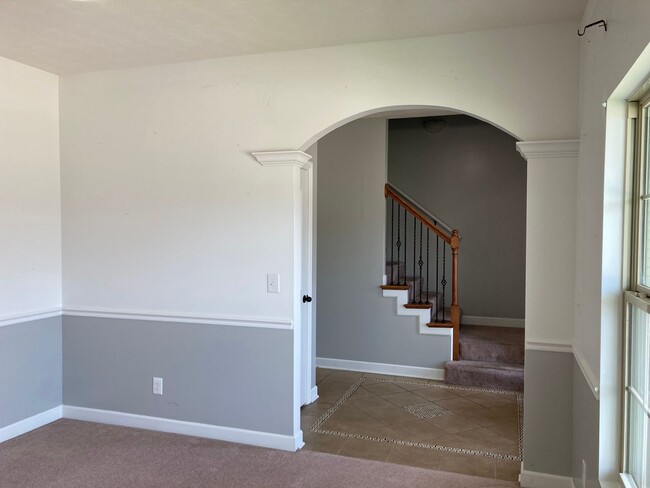Building Photo - 103 Ashmore Ct