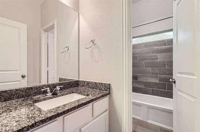 Building Photo - 2225 Sauterne Dr