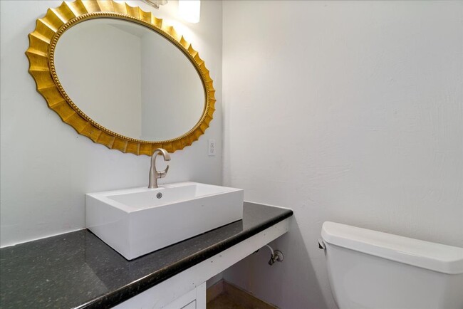 Building Photo - Amazing lot, this 2 bedroom home is updated and move in ready! A must see!