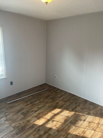 Building Photo - 117 Louispal Cir