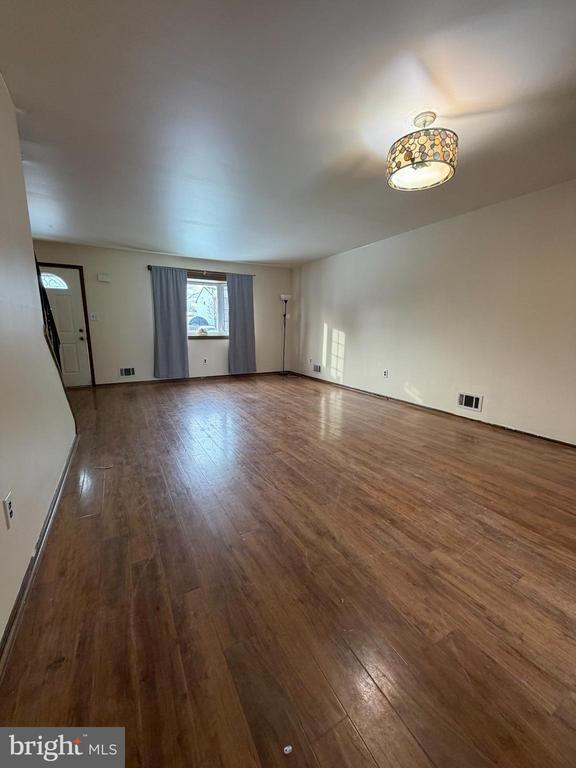 Building Photo - 122 Annabelle Ave