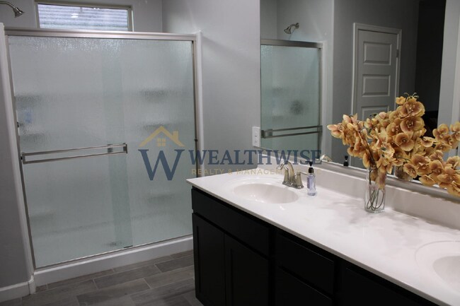 Building Photo - 8839 Baja Fairy Dr