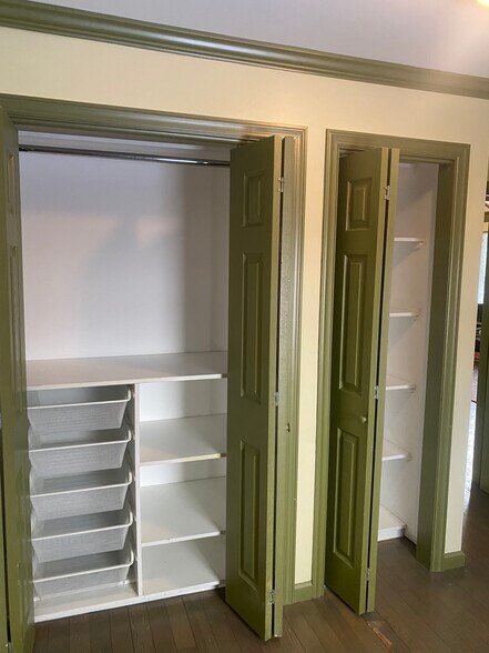 Building Photo - 576 Otterhole Rd