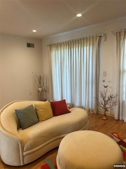 Building Photo - 302 Grand Ridge Dr