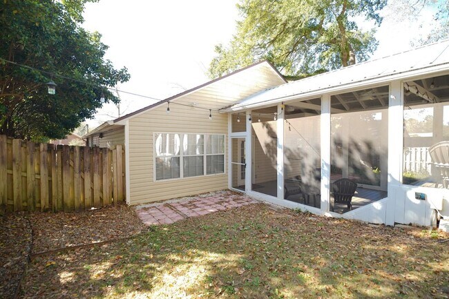 Building Photo - 731 Ty Ty Rd