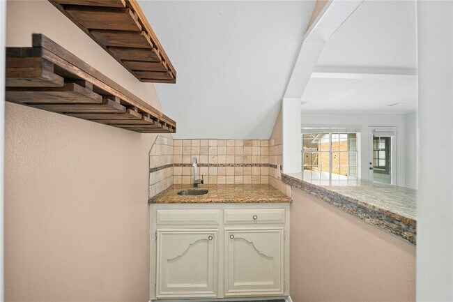 Building Photo - 206 Houghton Rd