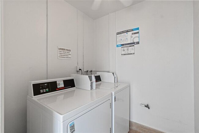 Building Photo - 1770 E Las Olas Blvd