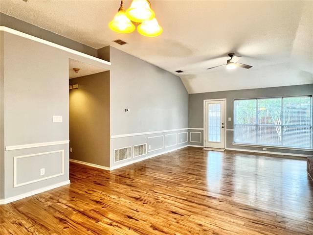 Building Photo - 1800 Quail Hollow Dr