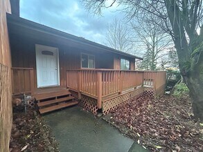 Building Photo - 5888 Shannon Ave