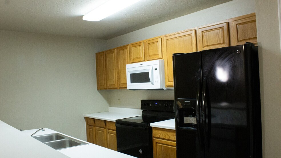 Building Photo - 1329 Eastgate Dr