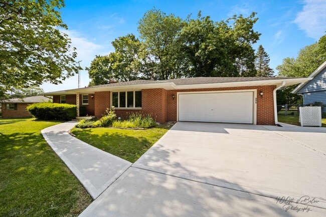 Building Photo - 4576 Pepper Dr