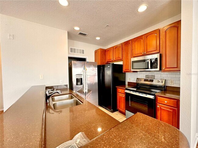 Building Photo - 2334 Grand Central Pkwy