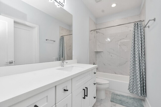 Building Photo - 3310 Pease St