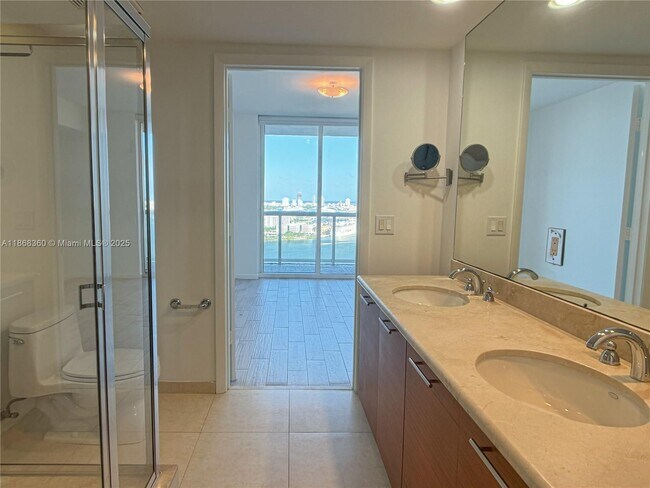 Building Photo - 50 Biscayne Blvd