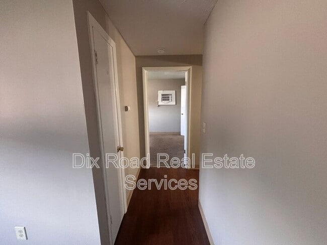 Building Photo - 420 Bellbrook Ave