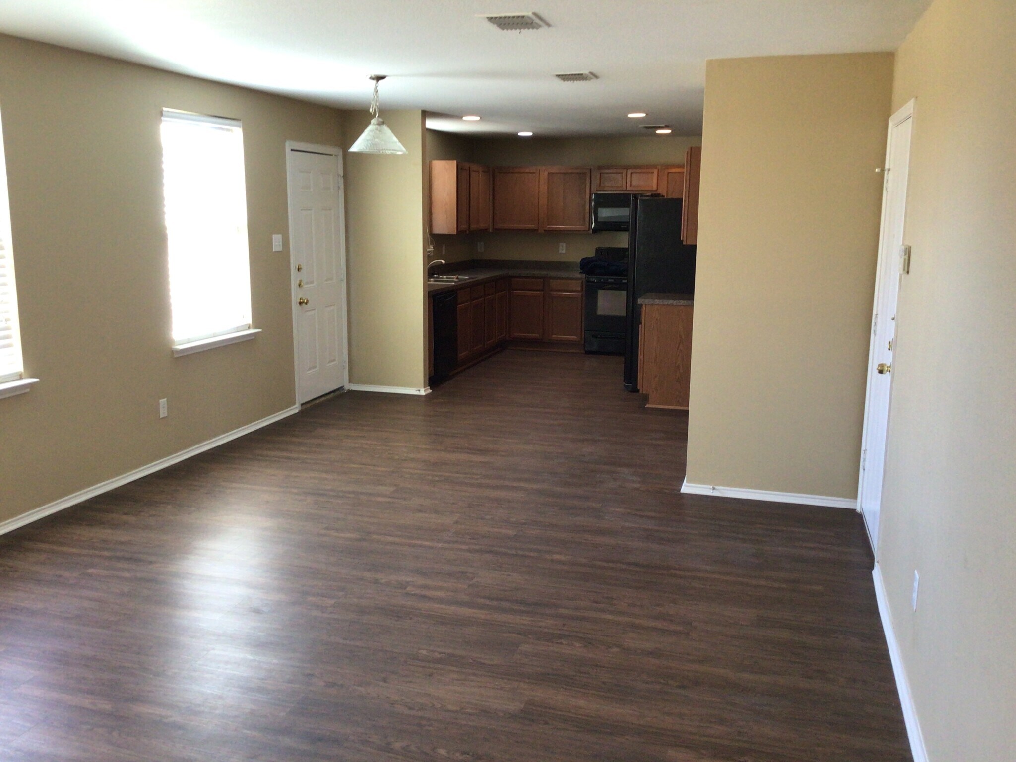 Building Photo - 1333 Gayle St