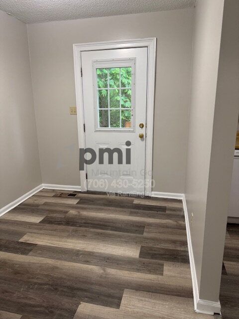 Building Photo - 54 Greenwood Cir