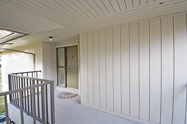 Building Photo - 38 Tarragona Ct