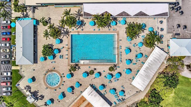 Building Photo - 365 Flanders Dr