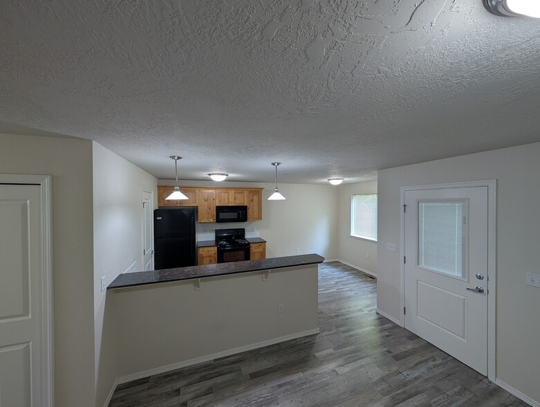 Building Photo - 1360 S Edgewater Cir