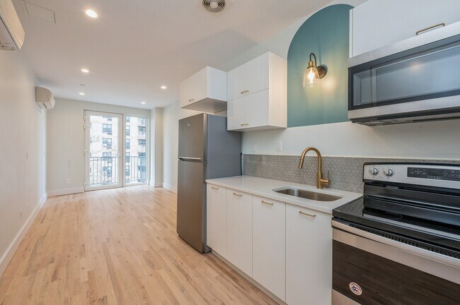 Building Photo - 3013 Barker Ave