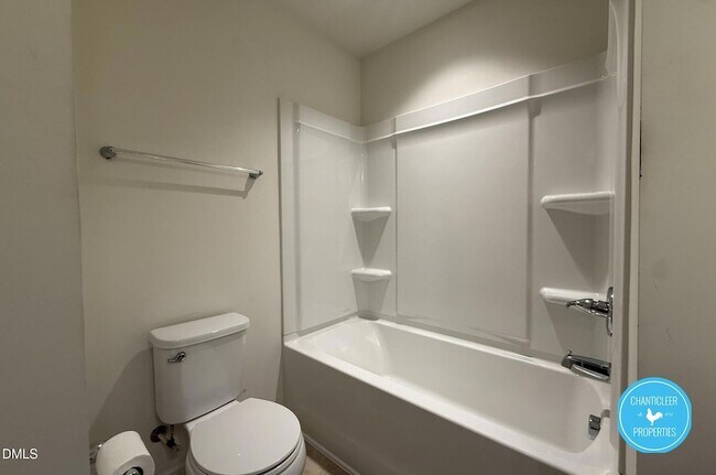 Building Photo - 49 E Grove Point Dr