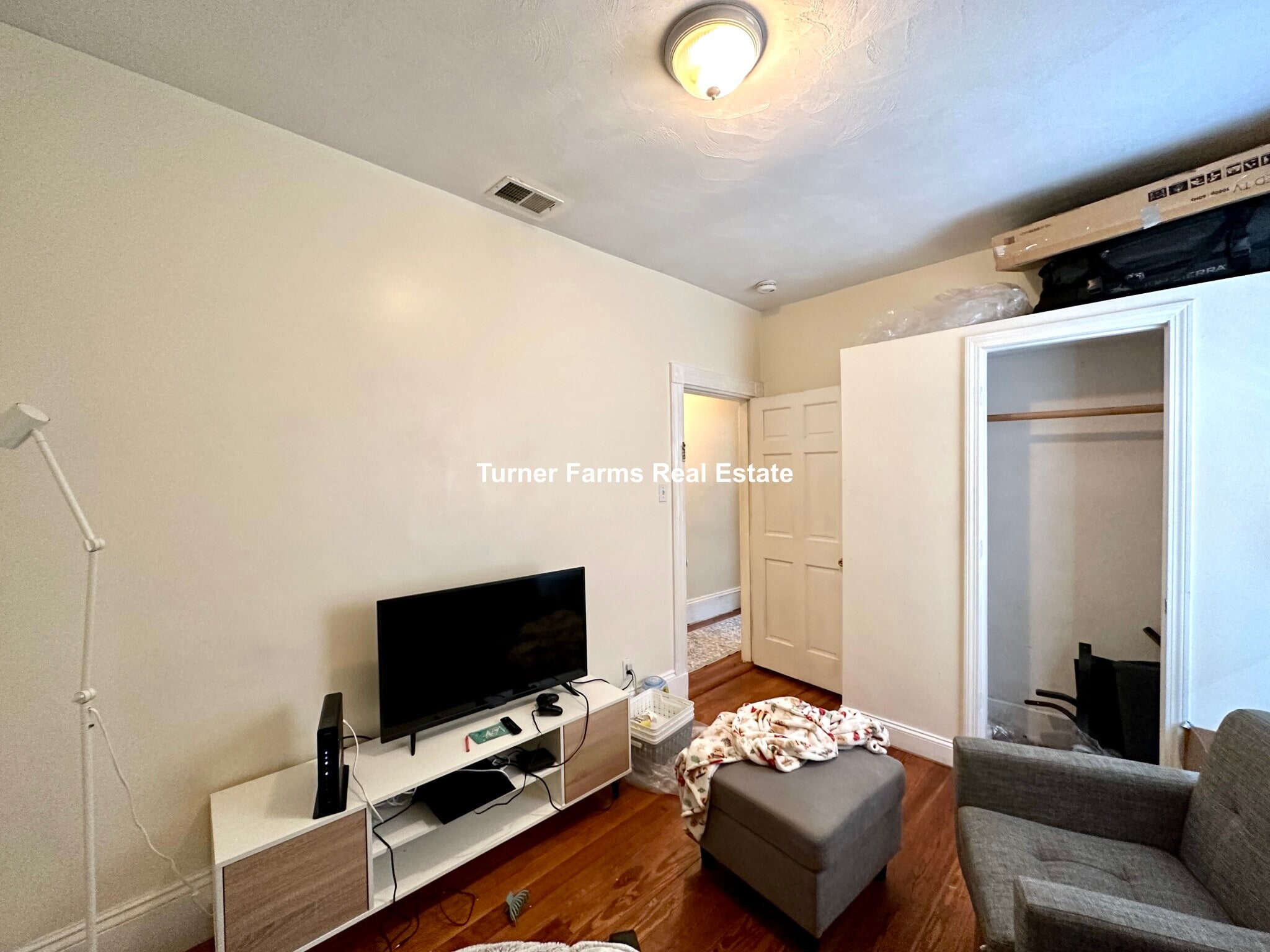 Building Photo - 8 Carmel St