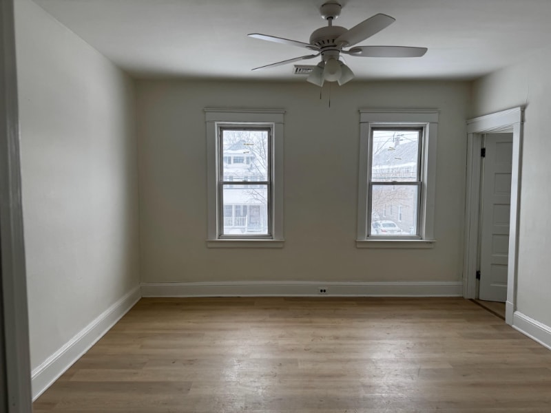 Building Photo - 120 Center Ave