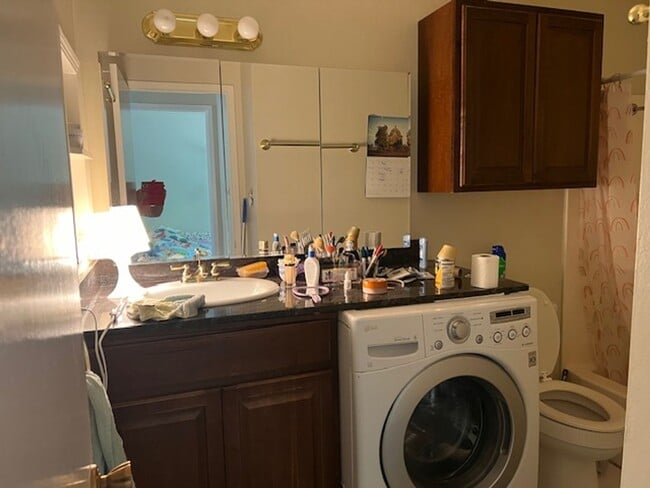 Building Photo - Beautifully remodeled 1 bedroom & 1 bath unit near Six Flags in Vallejo