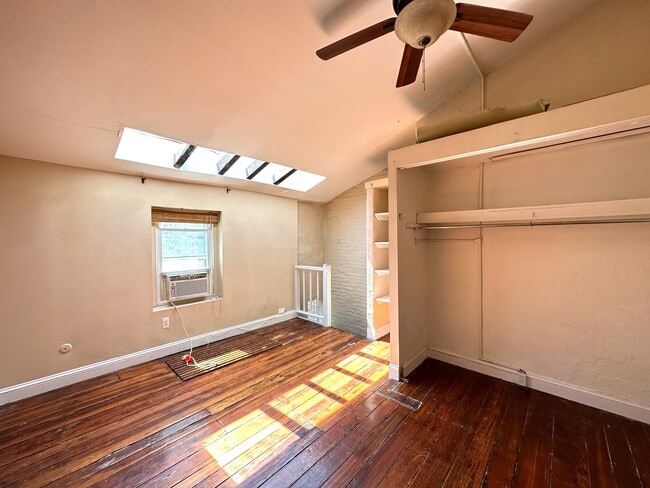 Building Photo - 623 American#F