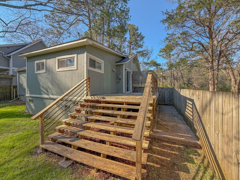 Building Photo - 1731 Braeburn Dr SE